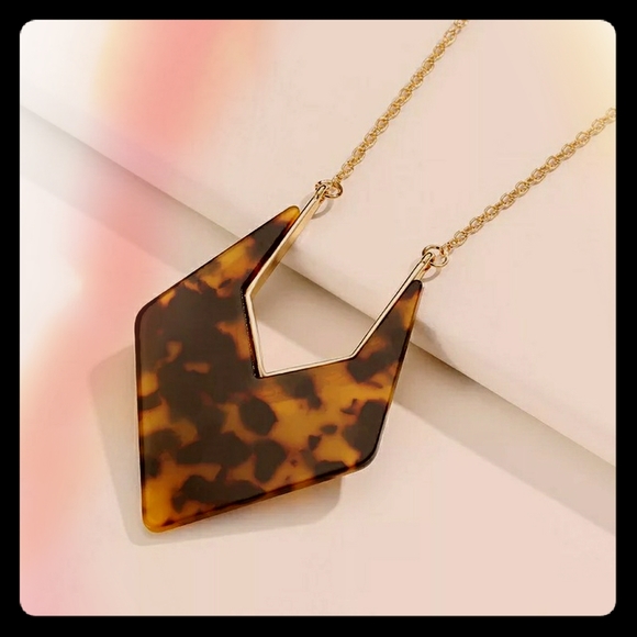 ACETATE MODERN SHAPE PENDANT LONG NECKLACE! - Picture 2 of 5